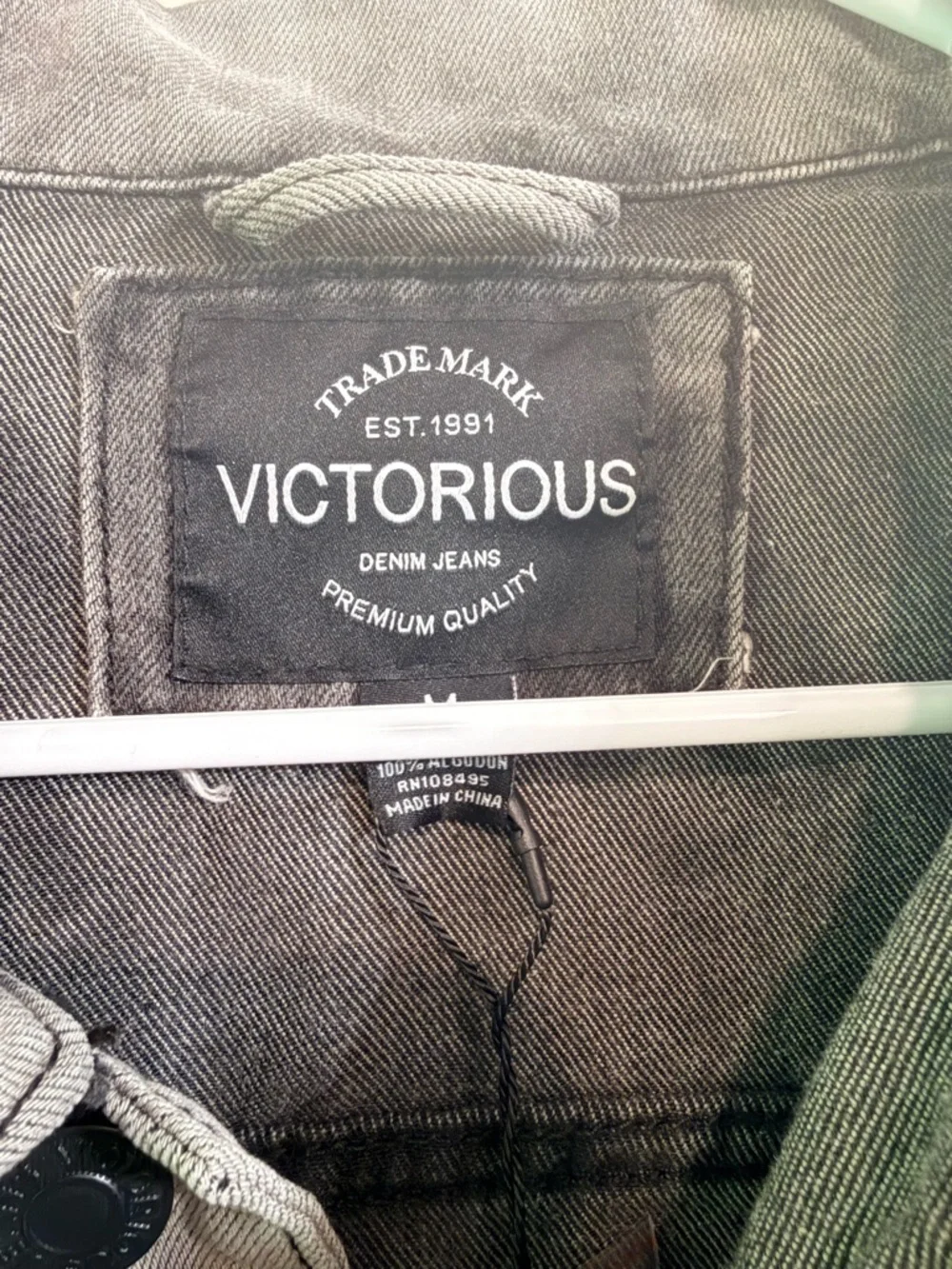Victorious Gray Distressed Graphic Denim Jacket NWT Men’s Medium